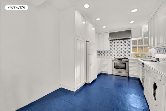 131 E 66th St Unit 8/9C, New York City, NY 10065 - bedroom featuring hardwood / wood-style floors and radiator heating unit