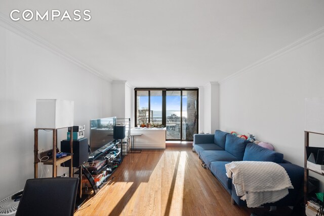 Listing photo 2 for 200 Rector Pl Unit 16F, New York City NY 10280