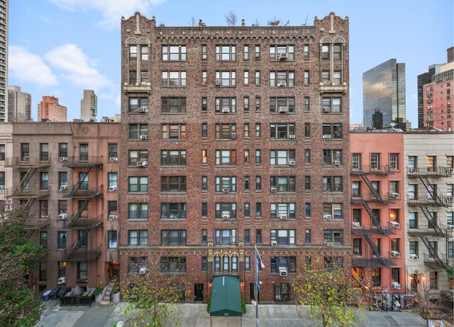 339 E 58th St Unit 7Cd, New York City, NY 10022 - view of property with a city view
