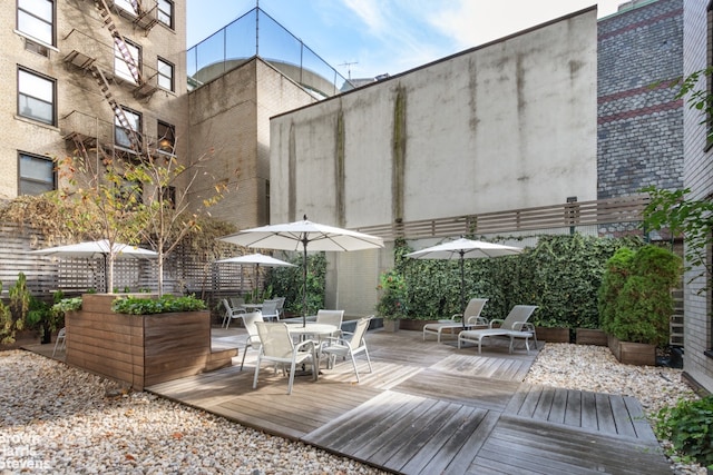 Listing photo 3 for 799 Park Ave Unit 2C, New York City NY 10021