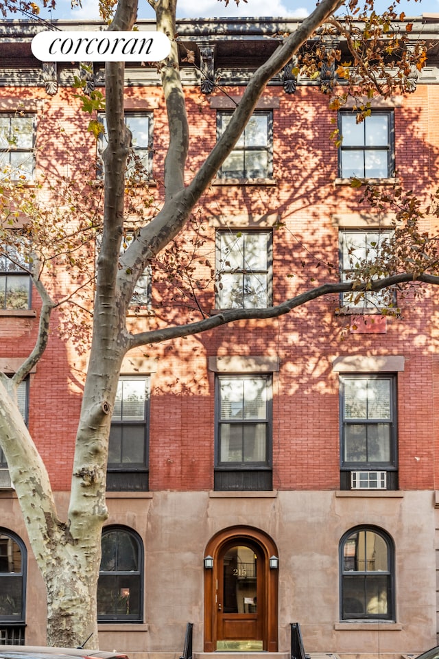 215 E 17th St Unit 3, New York City, NY 10003 - view of building exterior