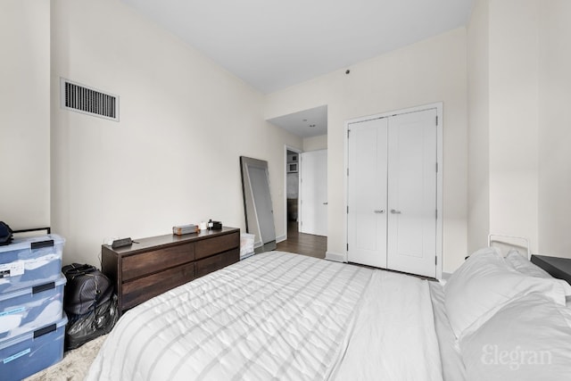 bedroom featuring a closet