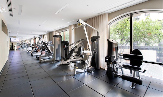 188 E 78th St Unit 4D, New York City, NY 10075 - view of exercise room