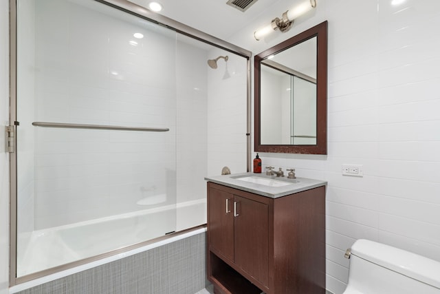 100 Riverside Blvd Unit 14N, New York City, NY 10069 - full bath featuring tiled shower / bath, vanity, and recessed lighting