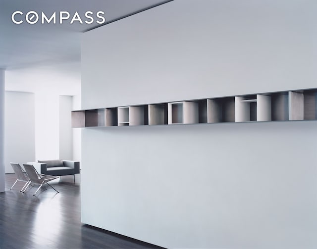 158 Mercer St Unit 7Mercer, New York City, NY 10012 - detailed view of wood finished floors
