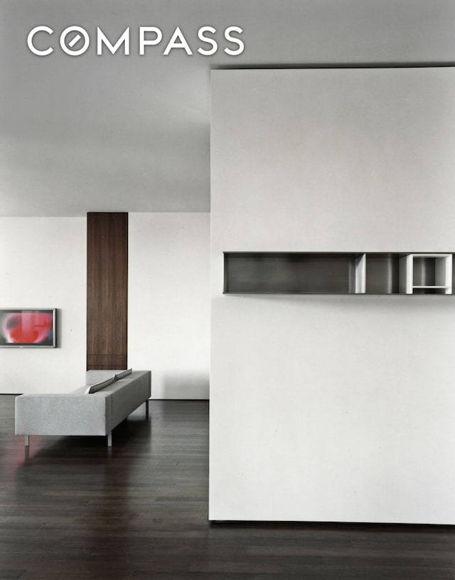 158 Mercer St Unit 7Mercer, New York City, NY 10012 - detailed view of wood finished floors