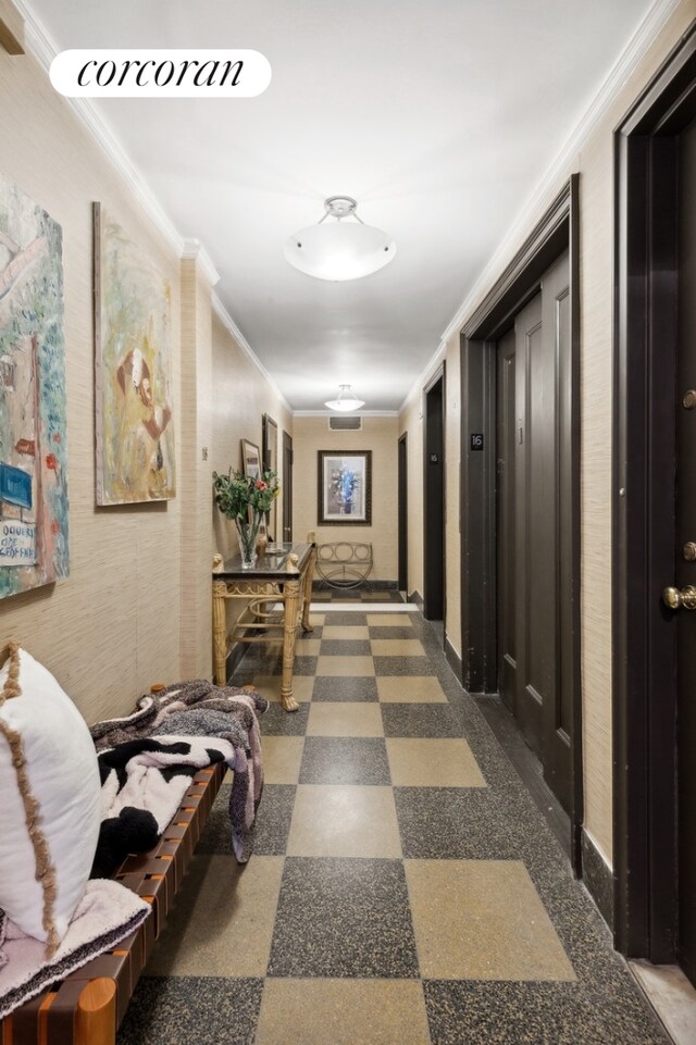 bedroom featuring carpet flooring