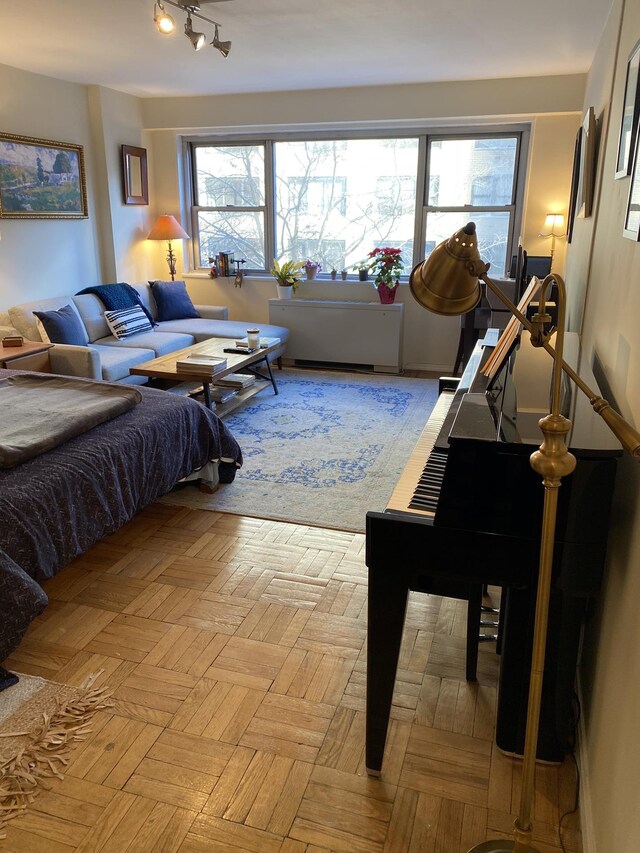 330 E 49th St Unit 6-G, New York City, NY 10017 - view of living room