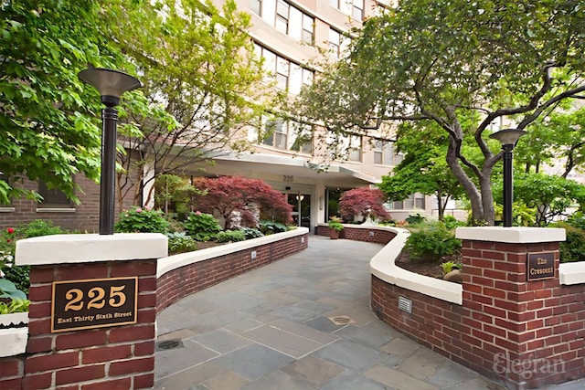 225 E 36th St Unit 4-K, New York City, NY 10016 - view of community