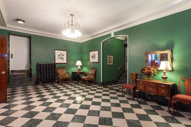 living area featuring arched walkways, a chandelier, and crown molding