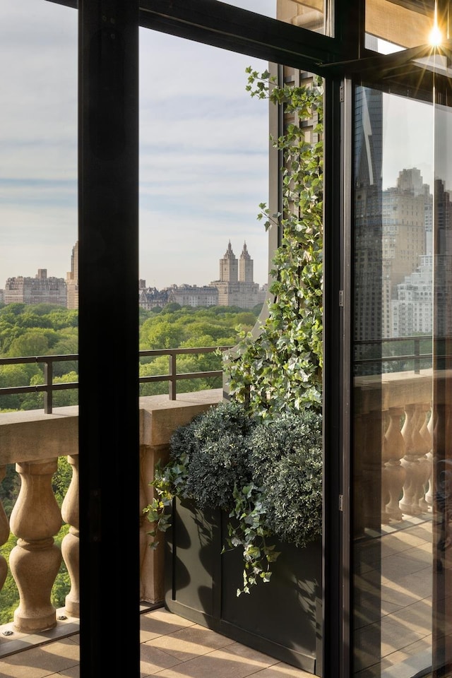 825 5th Ave Unit 15Flr, New York City, NY 10065 - doorway with a skyline view