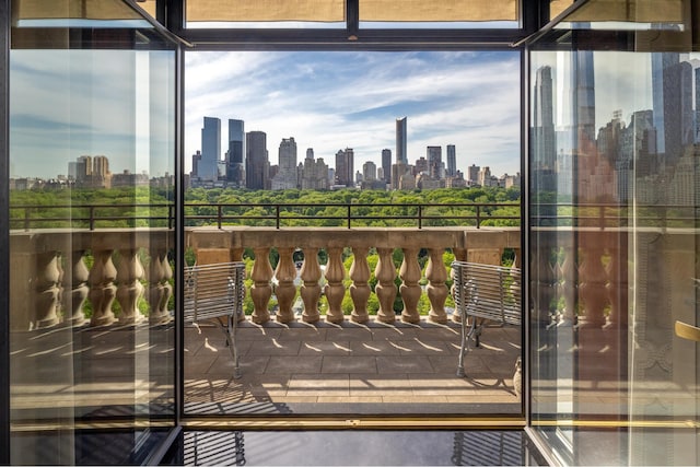825 5th Ave Unit 15Flr, New York City, NY 10065 - balcony featuring a skyline view
