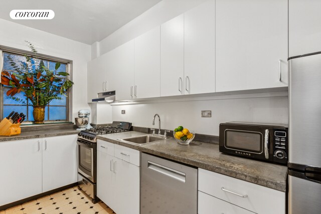 Listing photo 3 for 175 W 13th St Unit 2F, New York City NY 10011