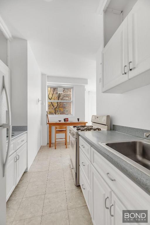 Listing photo 3 for 70 La Salle St Unit 4H, New York City NY 10027