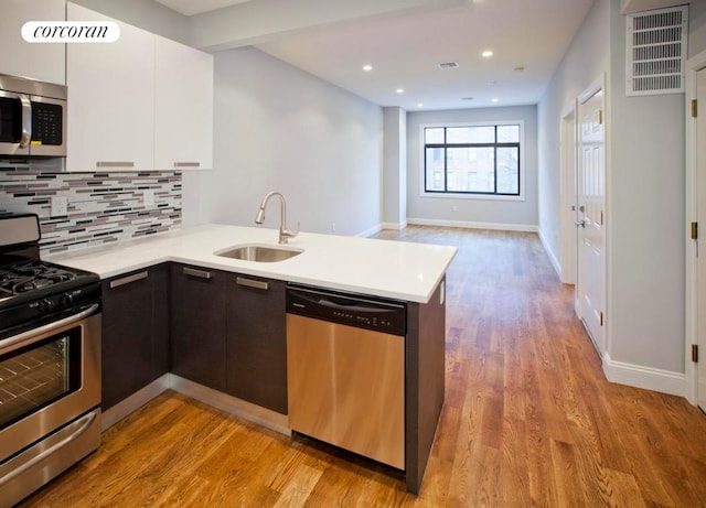 Listing photo 2 for 278 Hawthorne St, New York City NY 11225