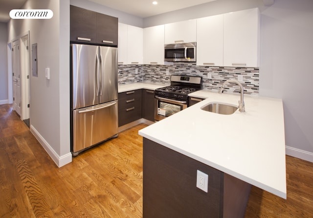 Listing photo 3 for 278 Hawthorne St, New York City NY 11225