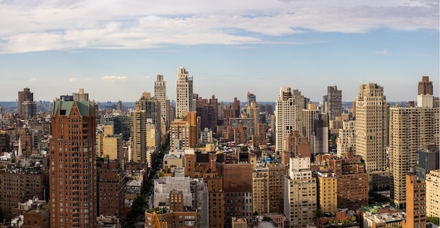 201 E 74th St Unit 5A, New York City, NY 10021 - view of city skyline