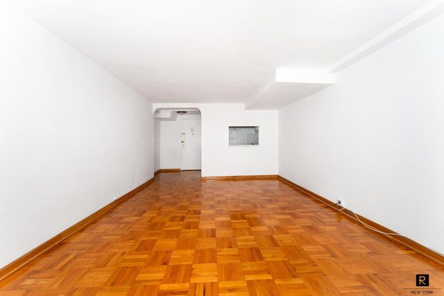 Listing photo 3 for 140 E 56th St Unit 14-E, New York City NY 10022