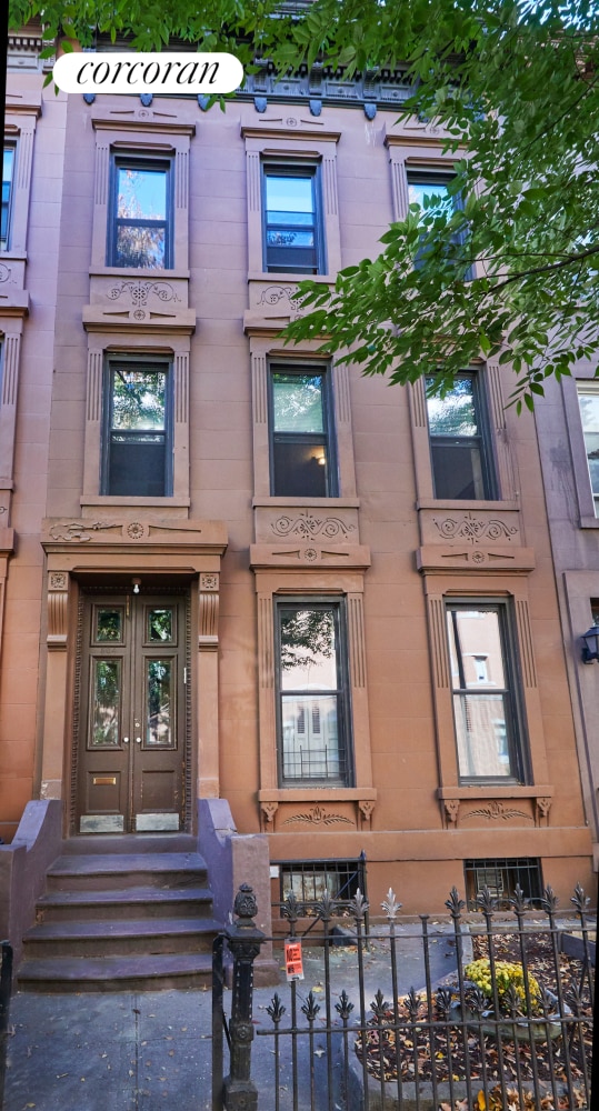 504 7th St, New York City, NY 11215 - exterior space with a fenced front yard