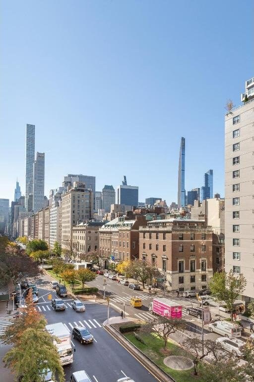 Listing photo 3 for 715 Park Ave Unit 7Ab, New York City NY 10021