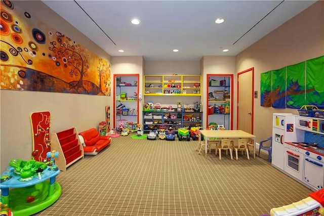 playroom with carpet floors