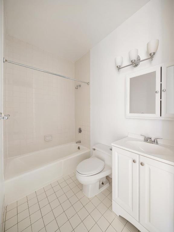 Listing photo 2 for 101 W 79th St Unit 4D, New York City NY 10024