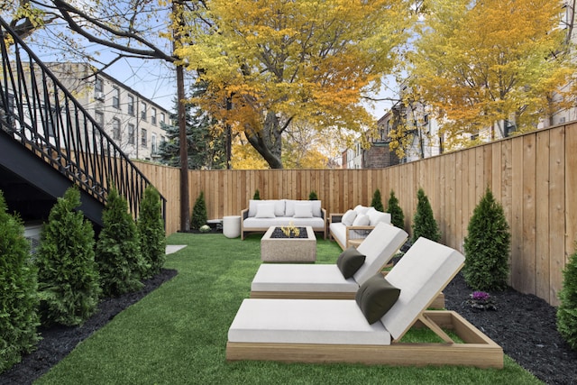 view of yard with an outdoor living space