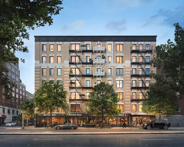 370 Lenox Ave Unit Ph8, New York City, NY 10027 - view of apartment building / complex