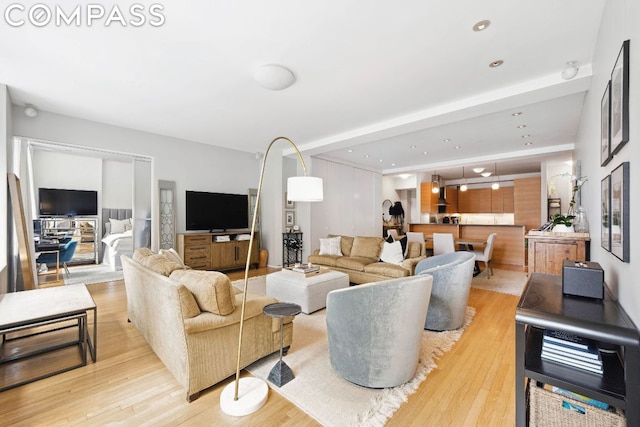 Listing photo 2 for 252 W 30th St Unit 5B, New York City NY 10001