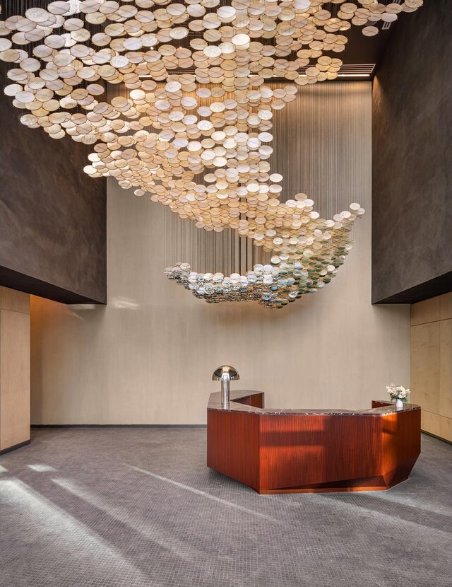30 Front St Unit 28B, New York City, NY 11201 - building lobby featuring a high ceiling