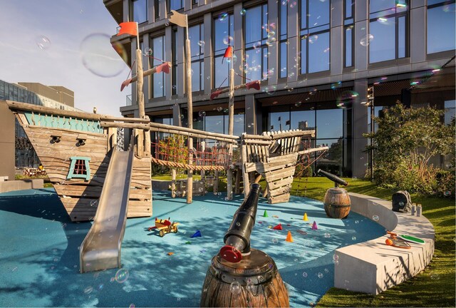 30 Front St Unit 28B, New York City, NY 11201 - view of play area
