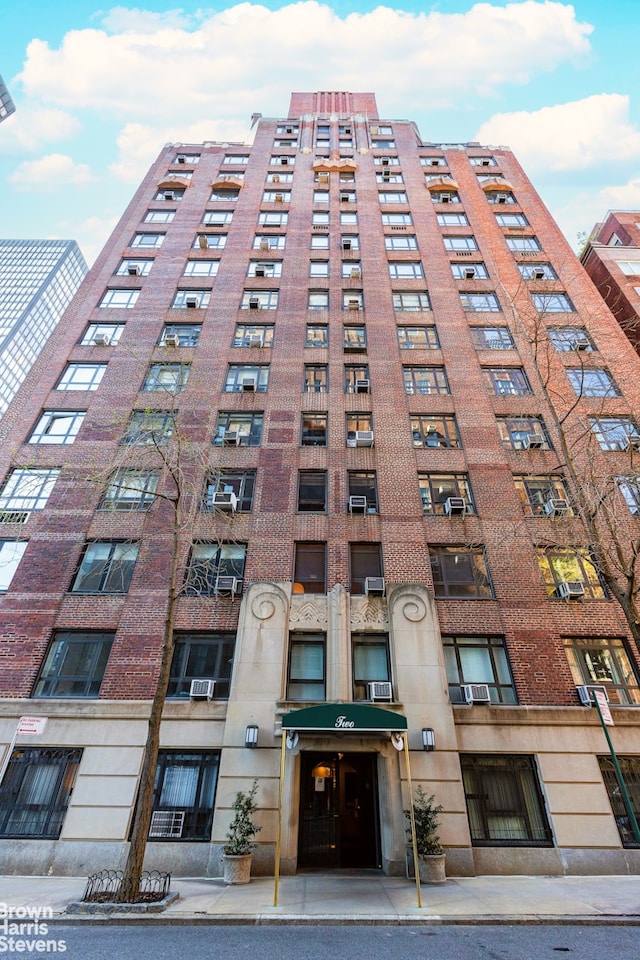 2 Beekman Pl Unit 10B, New York City, NY 10022 - view of apartment building / complex