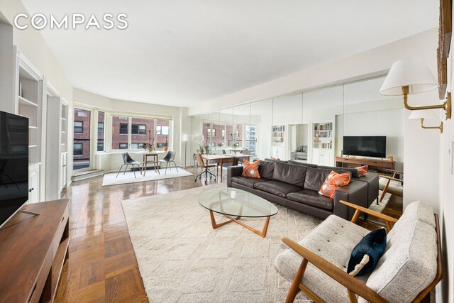 Listing photo 3 for 36 Sutton Pl S Unit 13D, New York City NY 10022