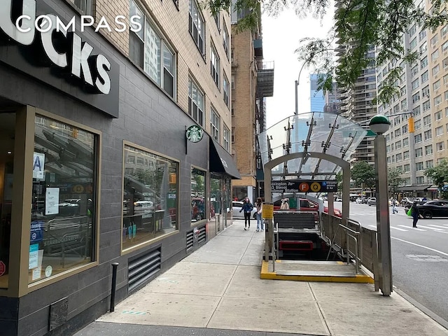 210 E 63rd St Unit 8C, New York City, NY 10065 - view of property