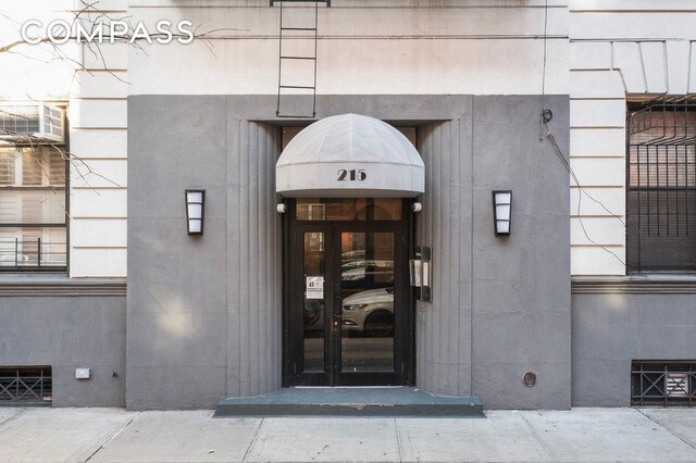 view of exterior entry