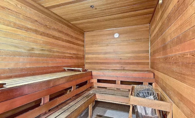 view of sauna / steam room