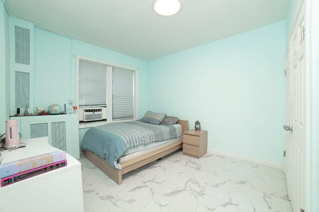 bedroom featuring ceiling fan and carpet floors