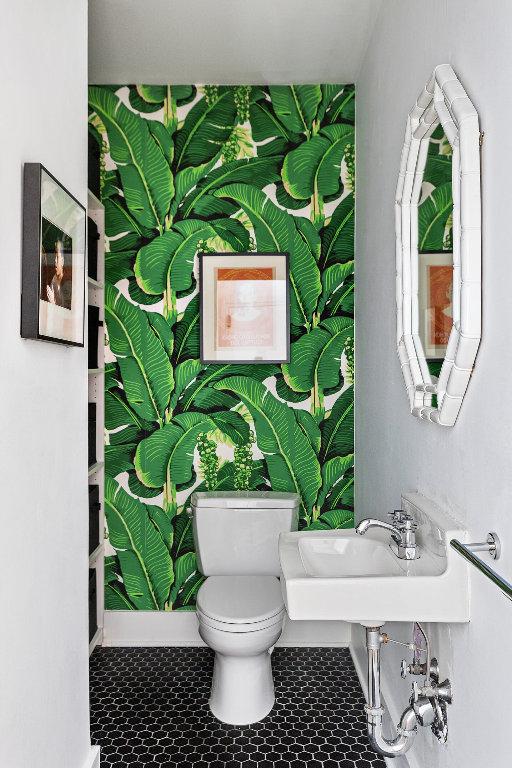 bathroom featuring toilet and sink