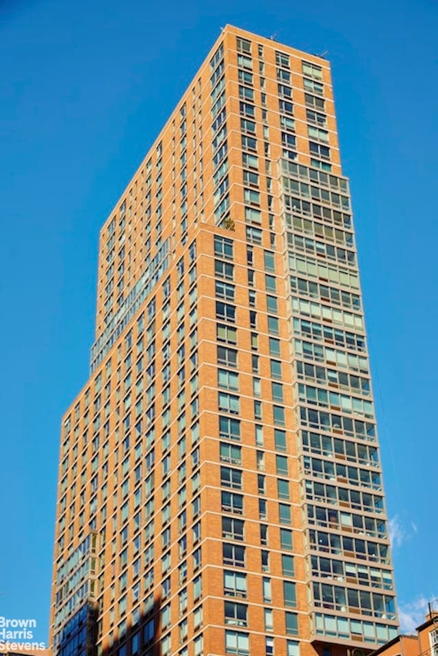 215 E 96th St Unit 25C, New York City, NY 10128 - view of building exterior