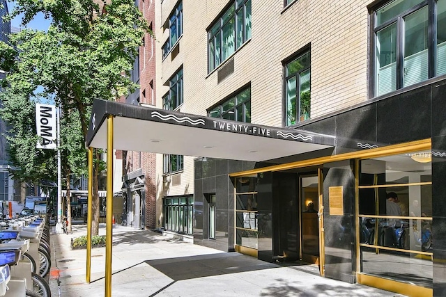 25 W 54th St Unit 8F, New York City, NY 10019 - view of building exterior