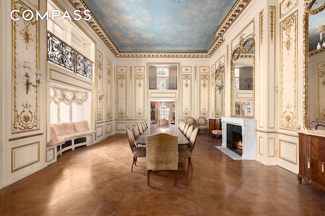 1 E 62nd St Ph, Ph, New York City, NY 10065 - sitting room featuring a decorative wall and a fireplace