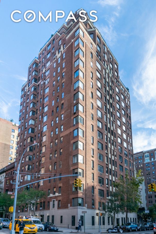 Listing photo 3 for 5 Riverside Dr Unit 3B, New York City NY 10023