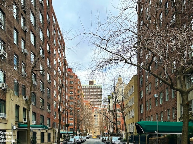 2 Beekman Pl Unit 4Abg, New York City, NY 10022 - surrounding community