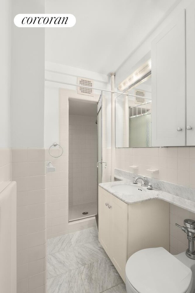 Listing photo 3 for 65 E 76th St Unit 5A, New York City NY 10021