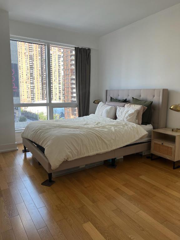 bedroom featuring light hardwood / wood-style flooring