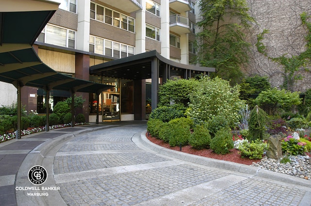 118 E 60th St Unit 28G, New York City, NY 10022 - view of property entrance