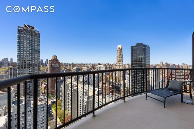 304 E 65th St Unit 38Ad, New York City, NY 10065 - balcony with a view of skyline