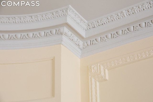 interior details with crown molding