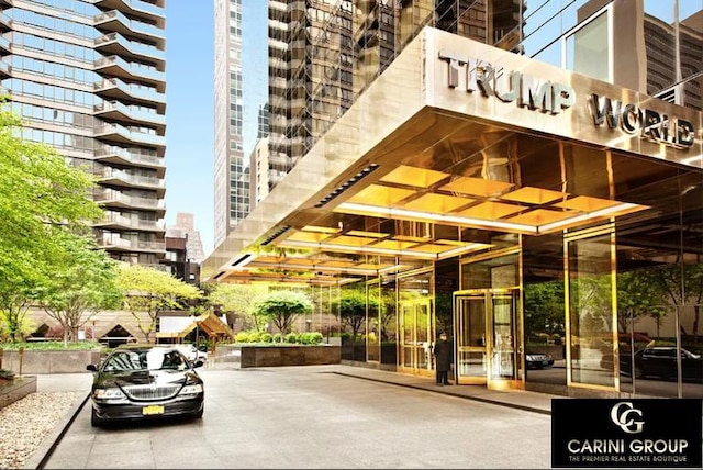 845 United Nations Plz Unit 36C, New York City, NY 10017 - view of property with a city view
