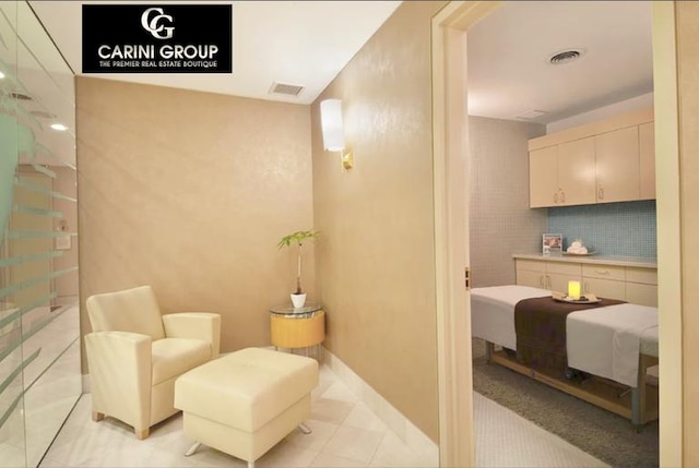 845 United Nations Plz Unit 36C, New York City, NY 10017 - view of living area